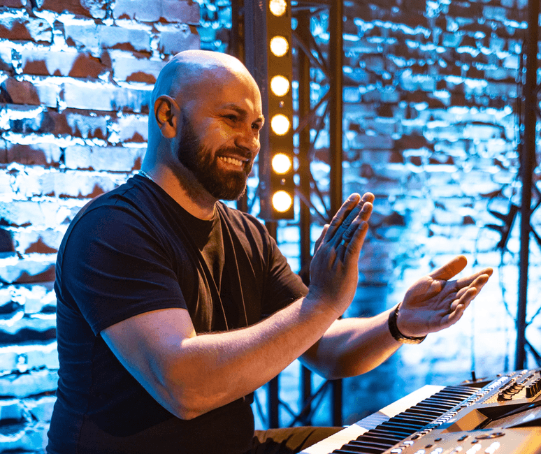 Przemys艂aw 艁a偶ewski